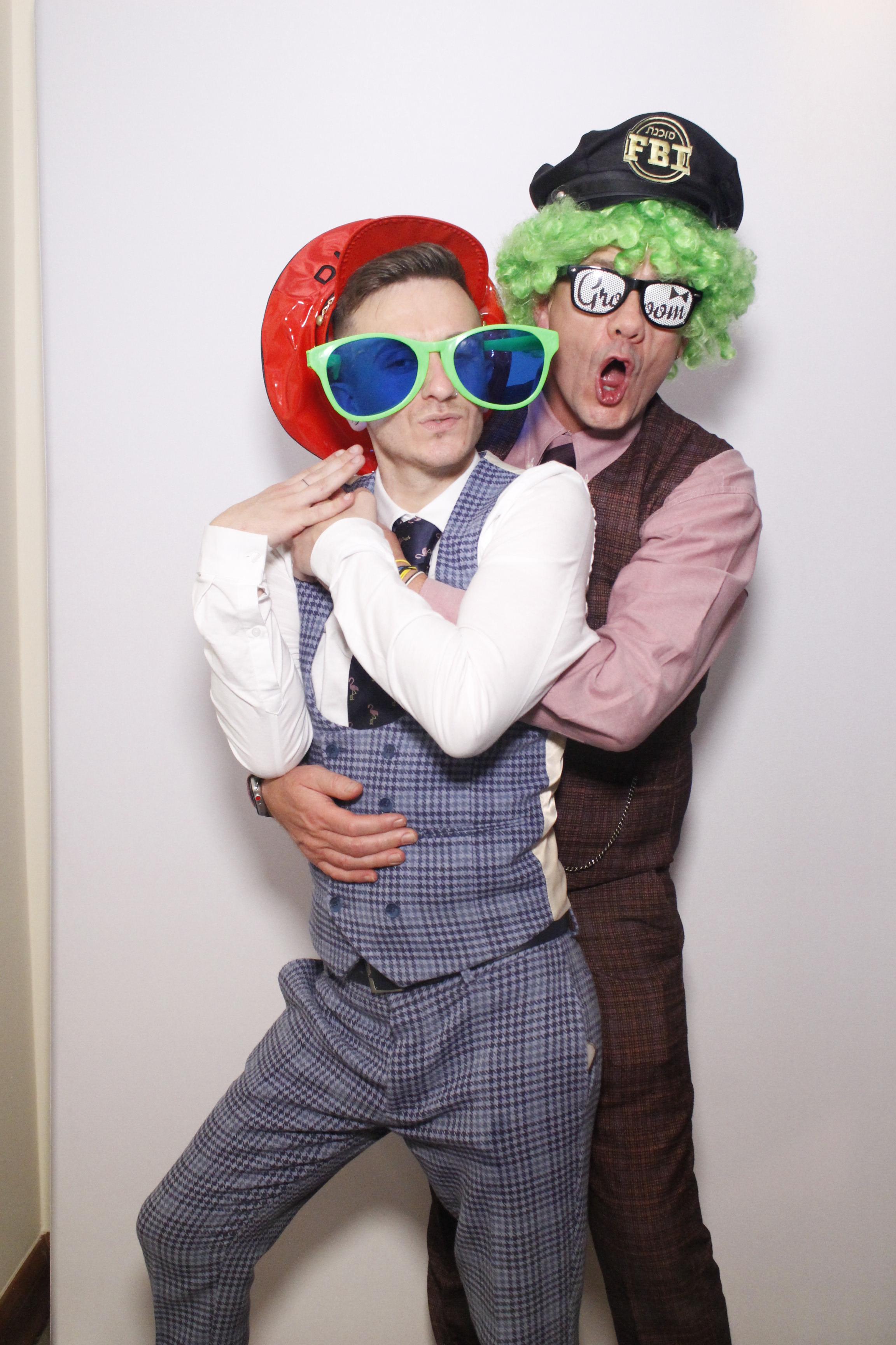 Luke & Emily's Wedding | View more photos from the event at gallery.myphotoboothexperience.co.uk/u/MyPhotoBoothExperienceLtd/Luke-Emilys-Wedding